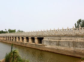 Stone Monkey Bridge